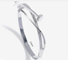 Load image into Gallery viewer, Cubic Zircon 6 Ring Intertwined Bangles
