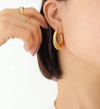Load image into Gallery viewer, Chunky Gold Crescent Hoop Earring
