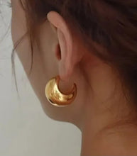 Load image into Gallery viewer, Chunky Crescent Earrings  Gold/Silver
