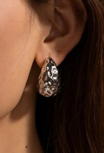 Load image into Gallery viewer, Chunky Hammered Waterdrop Earrings  (Gold/Silver)
