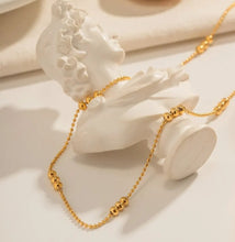 Load image into Gallery viewer, Clustered Three Balls Gold Necklace
