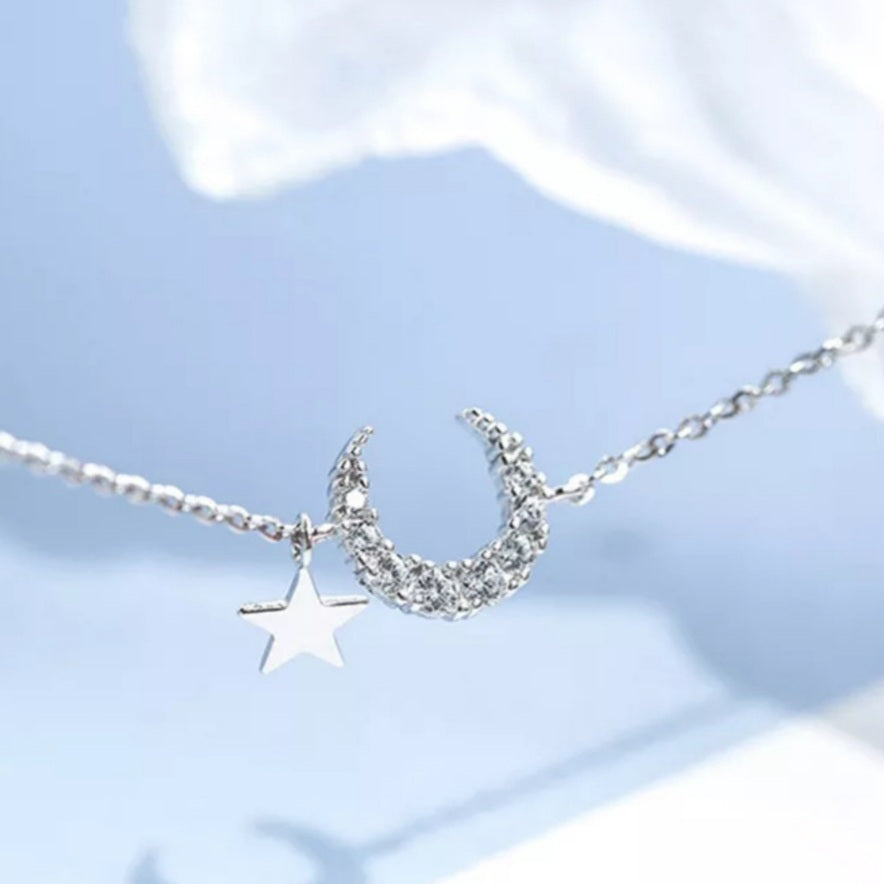 Delicate Star Moon Pendant Silver Bracelet (Silver)