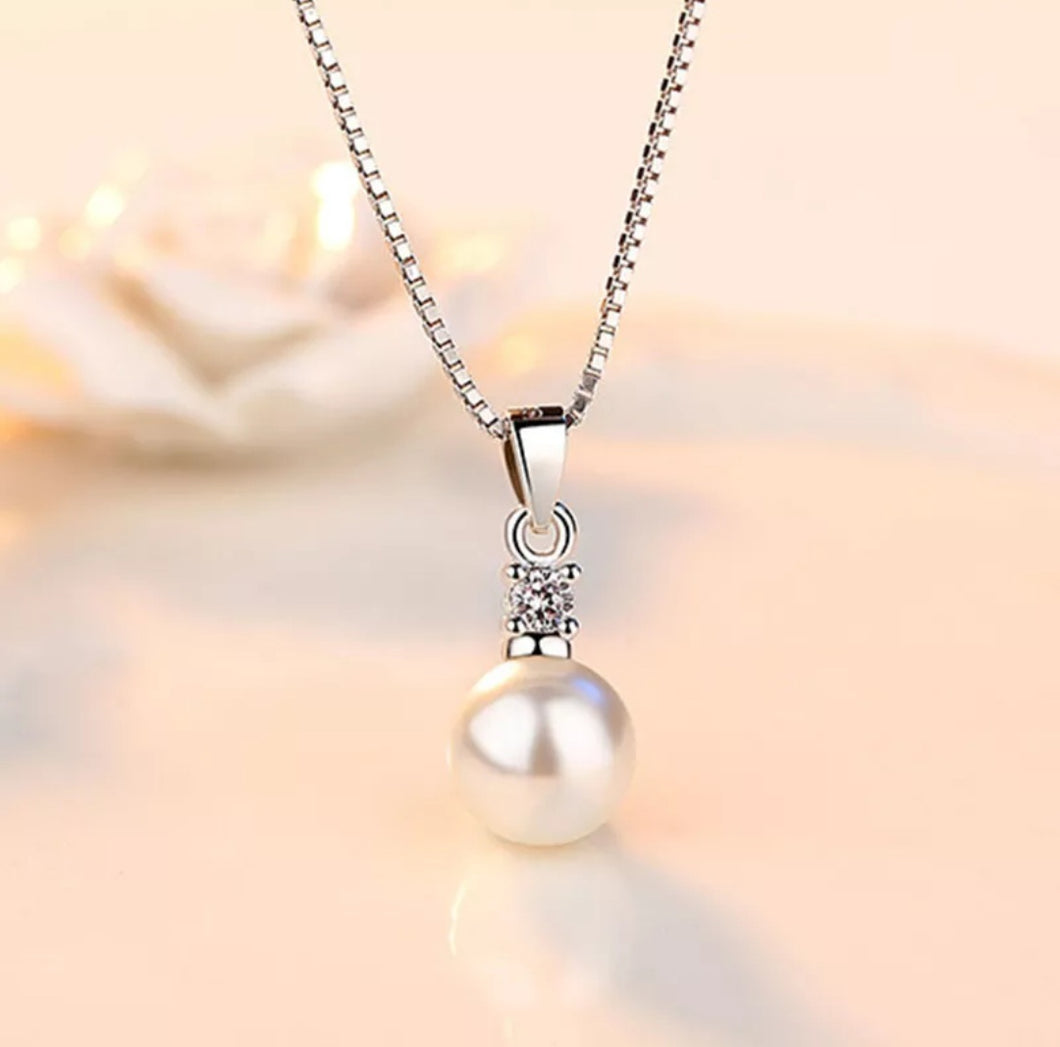 Pearl Pendant Necklace