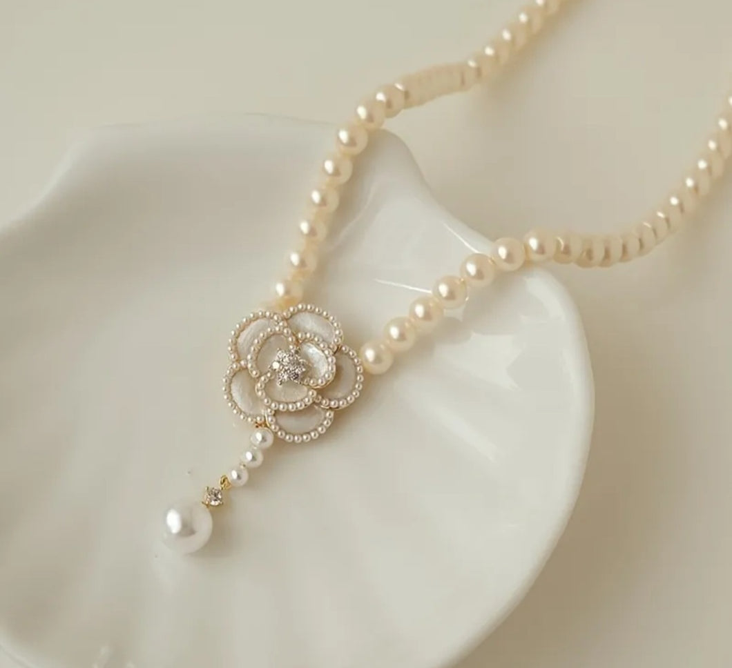 Camellia Flower Faux Pearl Necklace  (White Flower)